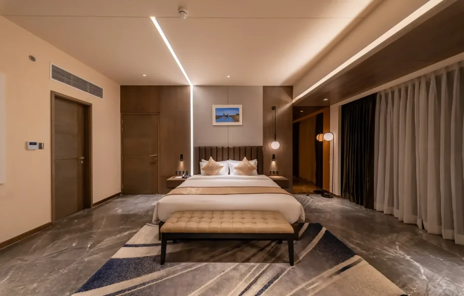 Junior Suite (Sea/Hill View)