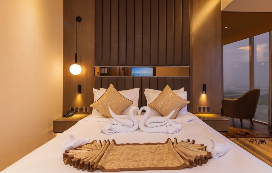Junior Suite (Sea/Hill View)