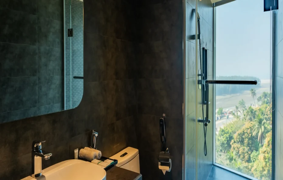 Premium King Sea View w/ Balcony
