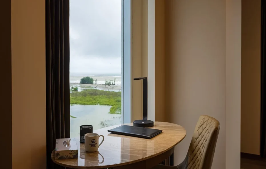 Premium King Sea View w/ Balcony