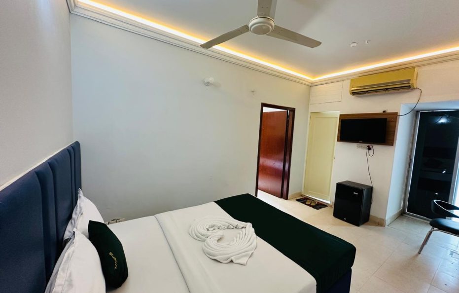 Executive Suite (Two Individual  Rooms & Two  Washroom)