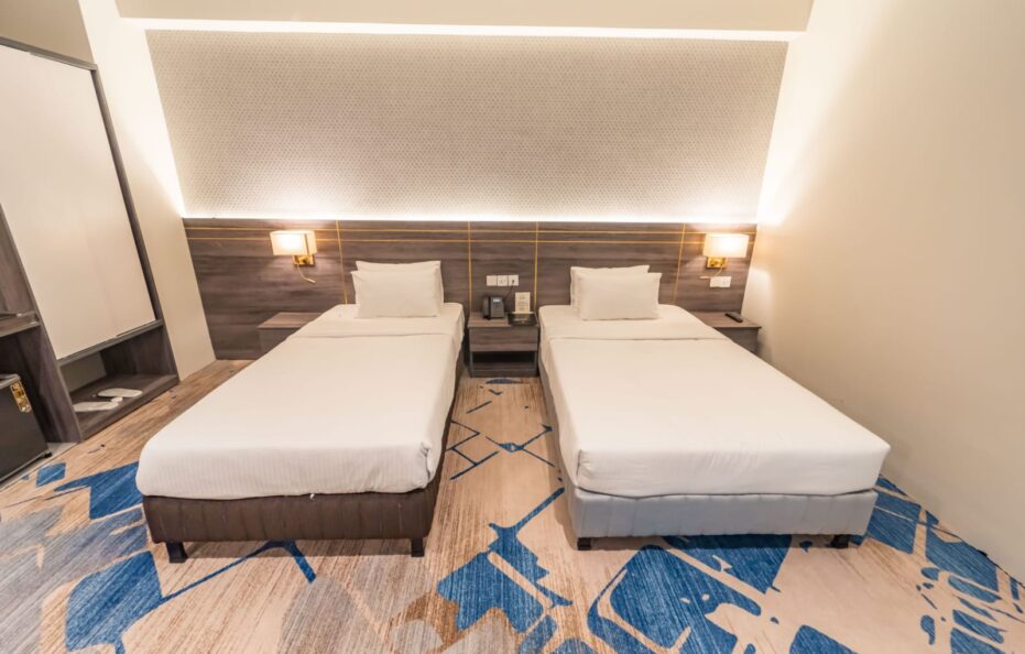 Junior Suite King Partial Sea View With Balcony