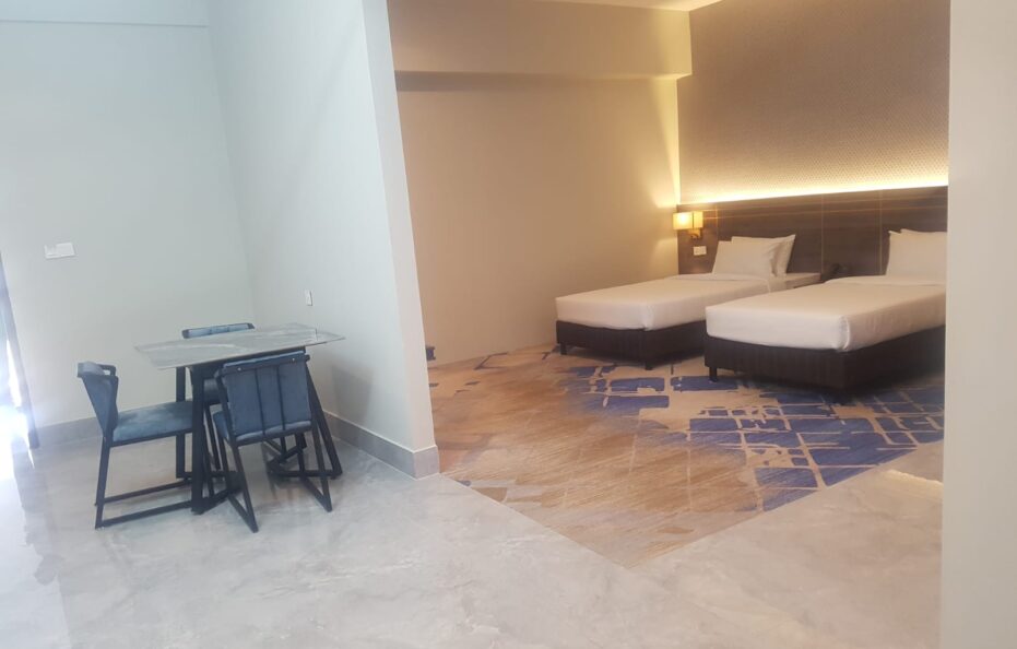 Junior Suite King Partial Sea View With Balcony