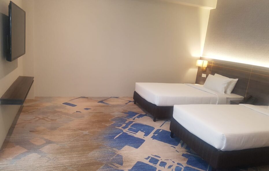Junior Suite King Partial Sea View With Balcony