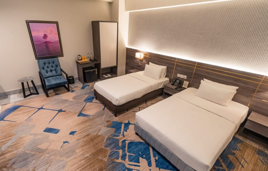 Junior Suite King Partial Sea View With Balcony