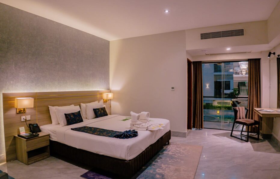 Super Deluxe King Waterbody View With balcony – Ground Floor