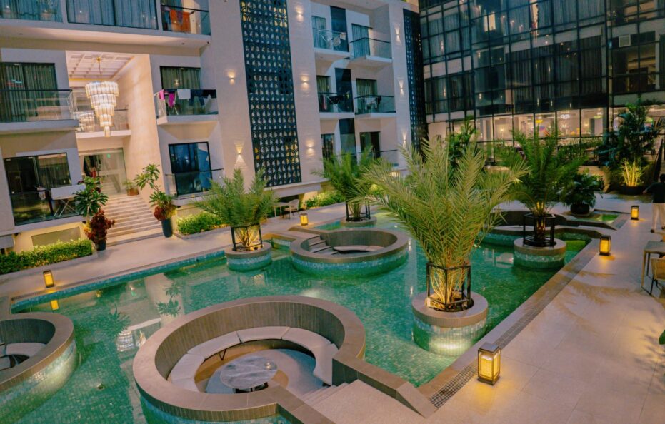 Super Deluxe King Waterbody View With balcony – Ground Floor